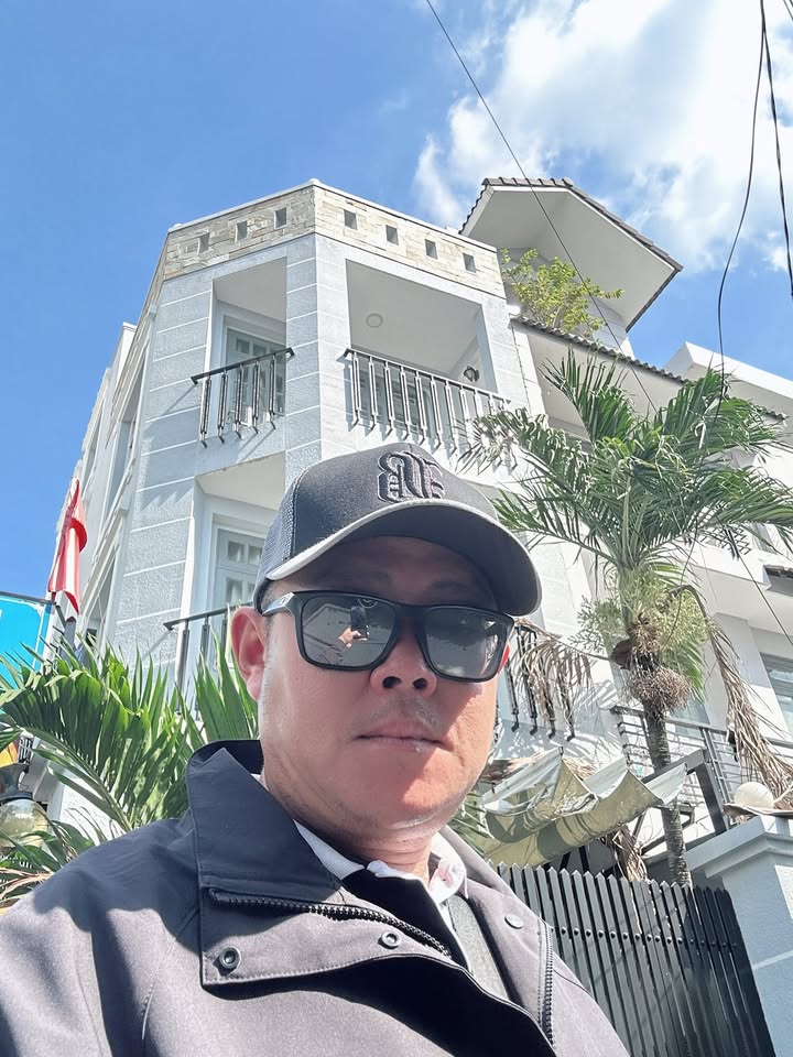 Nhà phố góc 2 mặt tiền Quận 7, 70m² giá 13.6 tỷ - Kinh doanh đa ngành ngay!