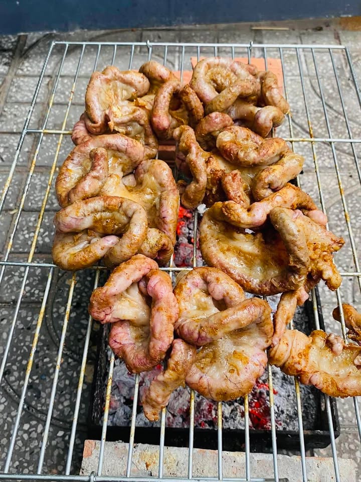 Đất thổ cư 2600m² + 3000m² lúa tại xã Tân Đông, Thạnh Hóa, Long An - Giá chỉ 2 tỷ VND!