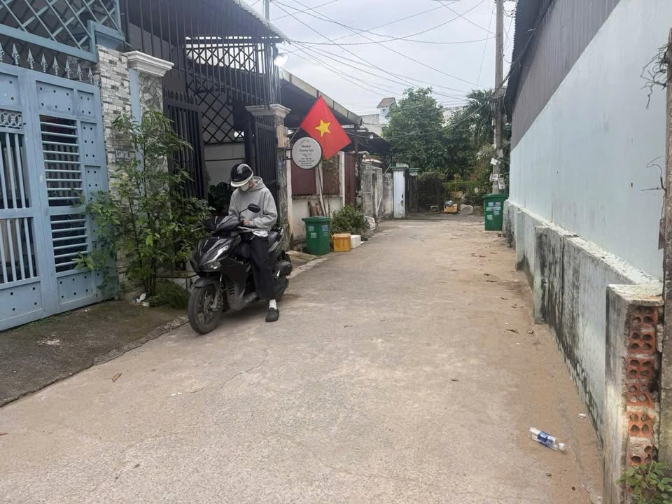 Nhà cấp 4 hẻm xe hơi đường Phước Long B quận 9 diện tích 69m² - Giá 5.5 tỷ thương lượng!