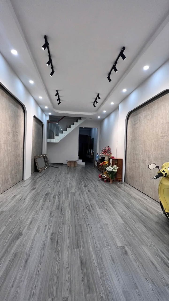 Nhà mặt tiền Nguyễn Công Trứ Buôn Ma Thuột 82m² giá 9.8 tỷ - Kinh doanh thuận lợi!