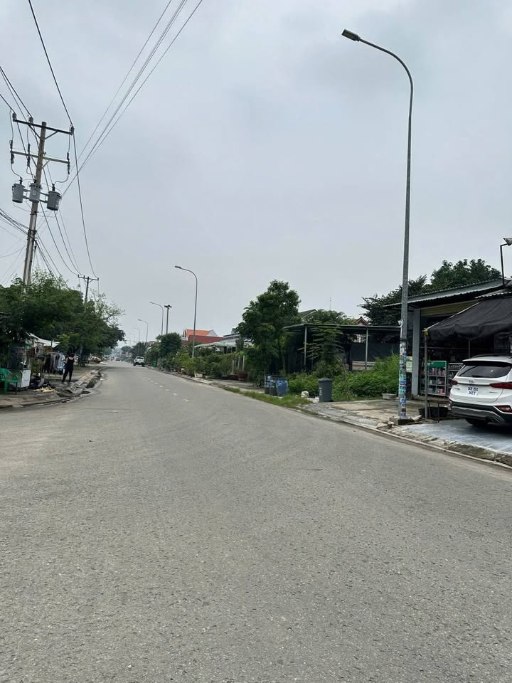 Đất nền Vĩnh Tân Tân Uyên 150m² giá 2.6 tỷ - Đường thông dài, gần chợ