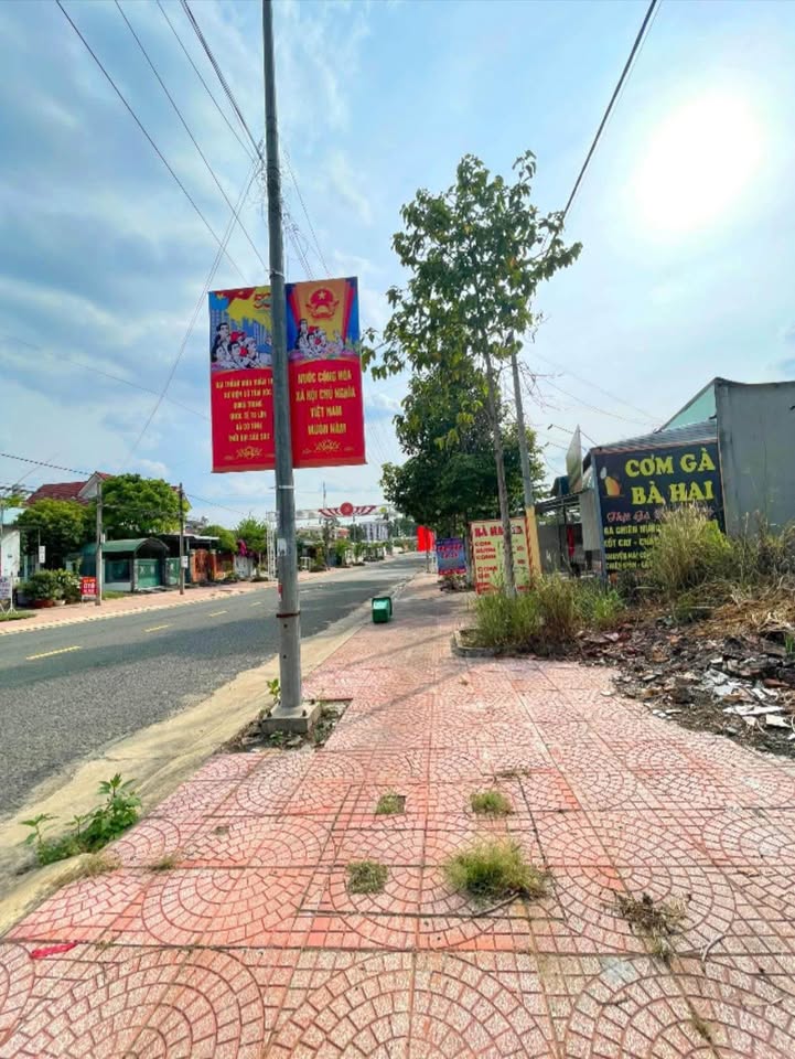 Đất nền đường Nguyễn Tất Thành, Tân Phú 170m² giá 3.3 tỷ - Mặt tiền kinh doanh sầm uất!