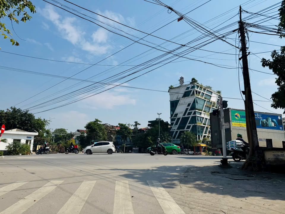 Bán kho xưởng 2 lô liền kề tại phố Bà Triệu, 176m² chỉ 2 tỷ - Vị trí vàng tiện ích đầy đủ!