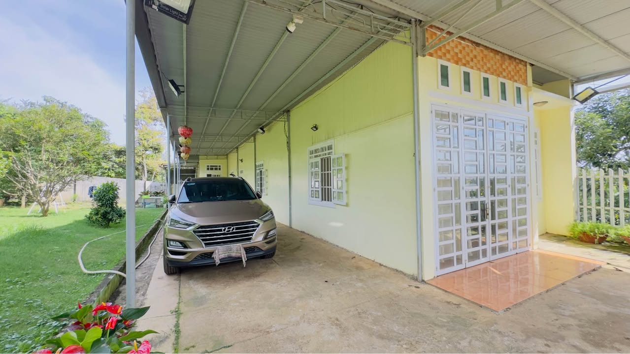 Nhà vườn Bảo Lâm 895m² giá 6.3 tỷ - Sân vườn rộng thoáng mát!