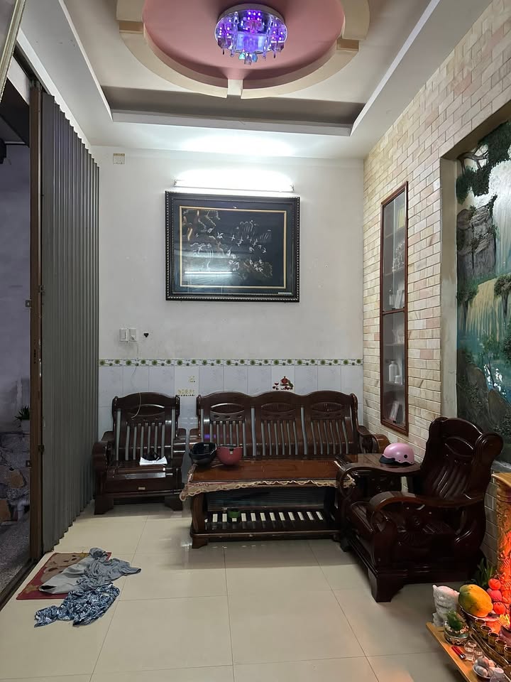 Nhà riêng hẻm Nguyễn Huệ, Quy Nhơn 71m² giá 3.5 tỷ - Vị trí gần biển lý tưởng!