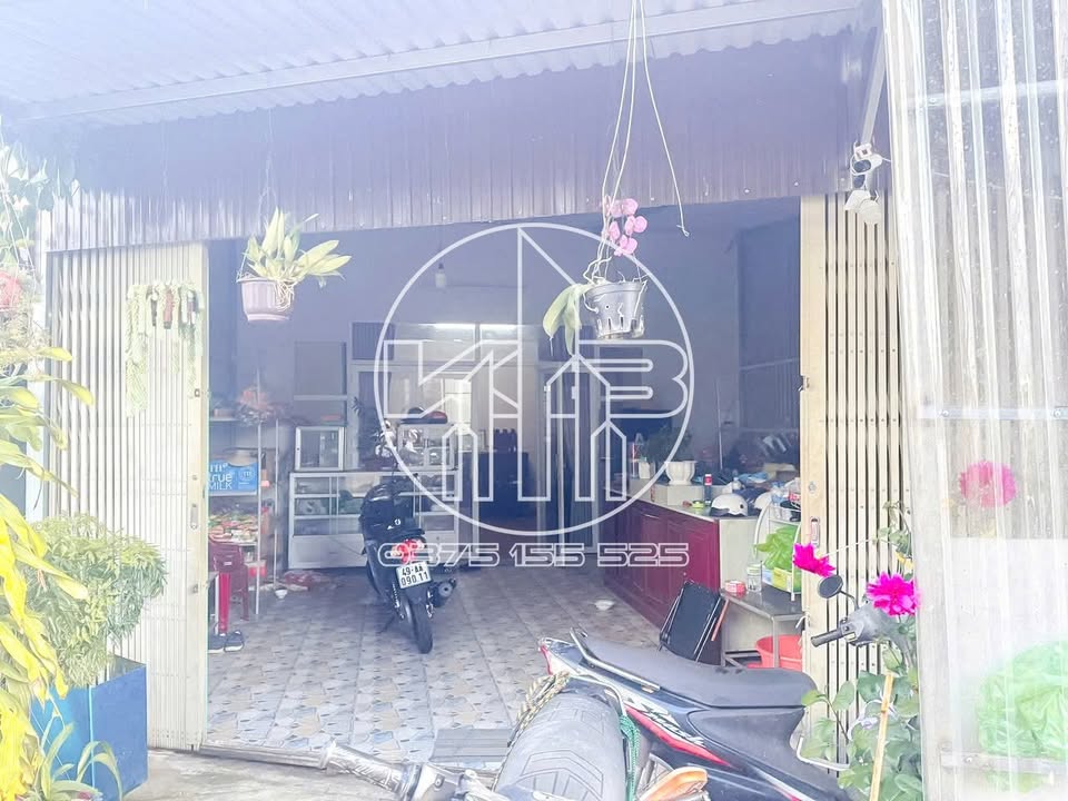 Nhà phố Đà Lạt 120m² giá 2.6 tỷ - An ninh tốt, gần chợ và trường học!