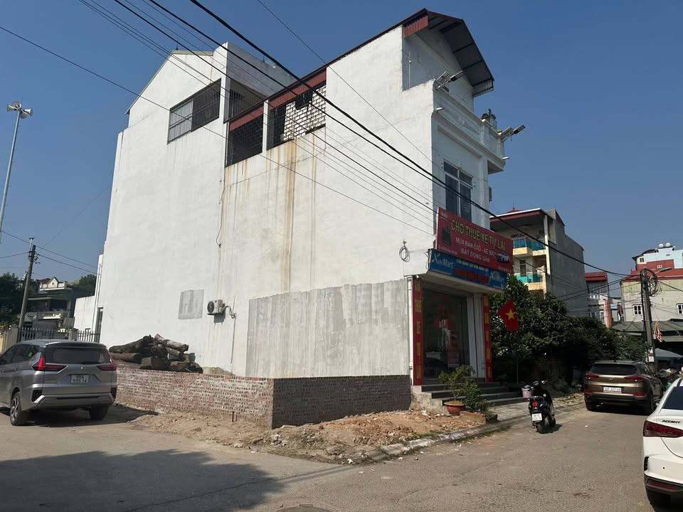 Đất nền góc 3 mặt tiền Ngô Quyền, Vĩnh Yên 96m² giá 4 tỷ - View hồ tuyệt đẹp!