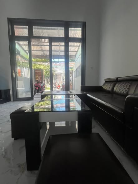 Nhà bán Trảng Bom, Đồng Nai 111m² giá 1.95 tỷ - Sổ hồng chính chủ, gần trường học và nhà thờ!