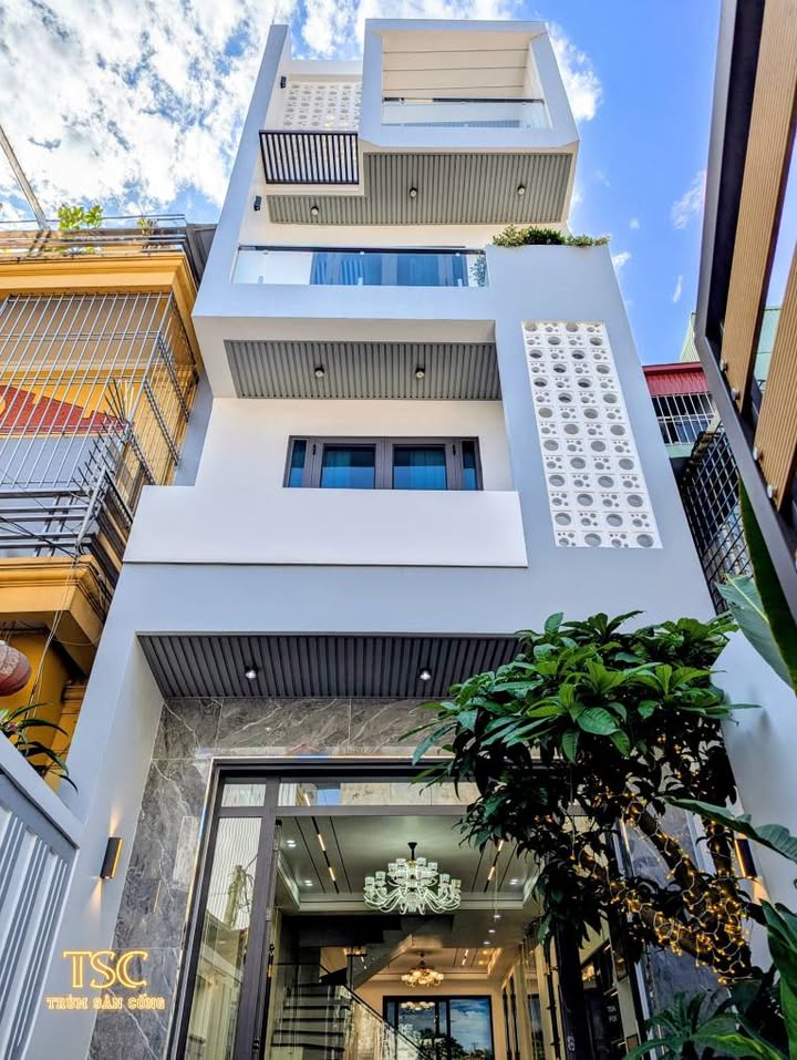 Nhà mới xây 100m² phường Dư Hàng, quận Lê Chân - Full nội thất, bể Koi đẹp!