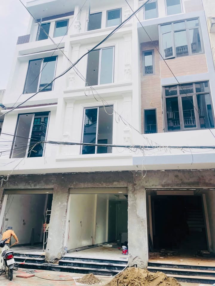 Nhà 4 tầng phường Bồ Xuyên 40m² giá 3.x tỷ - Thiết kế hiện đại, sẵn sàng ở ngay!