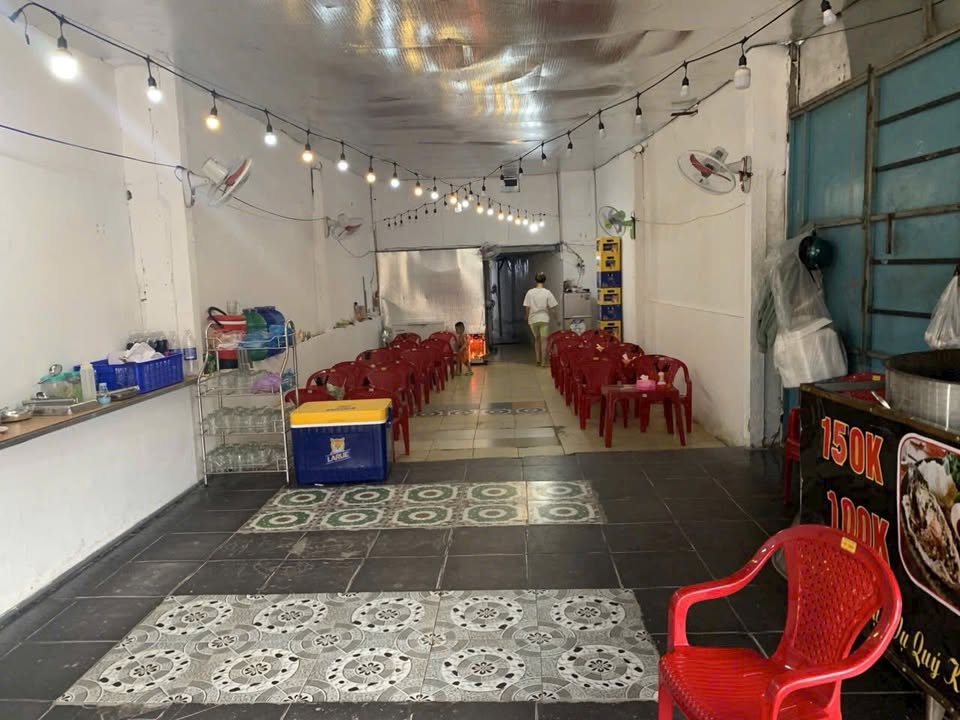 Nhà thuê mặt tiền đường Nguyễn Văn Linh, quận Ninh Kiều, 92m² giá 10.5 triệu - Cơ hội tốt cho kinh doanh!