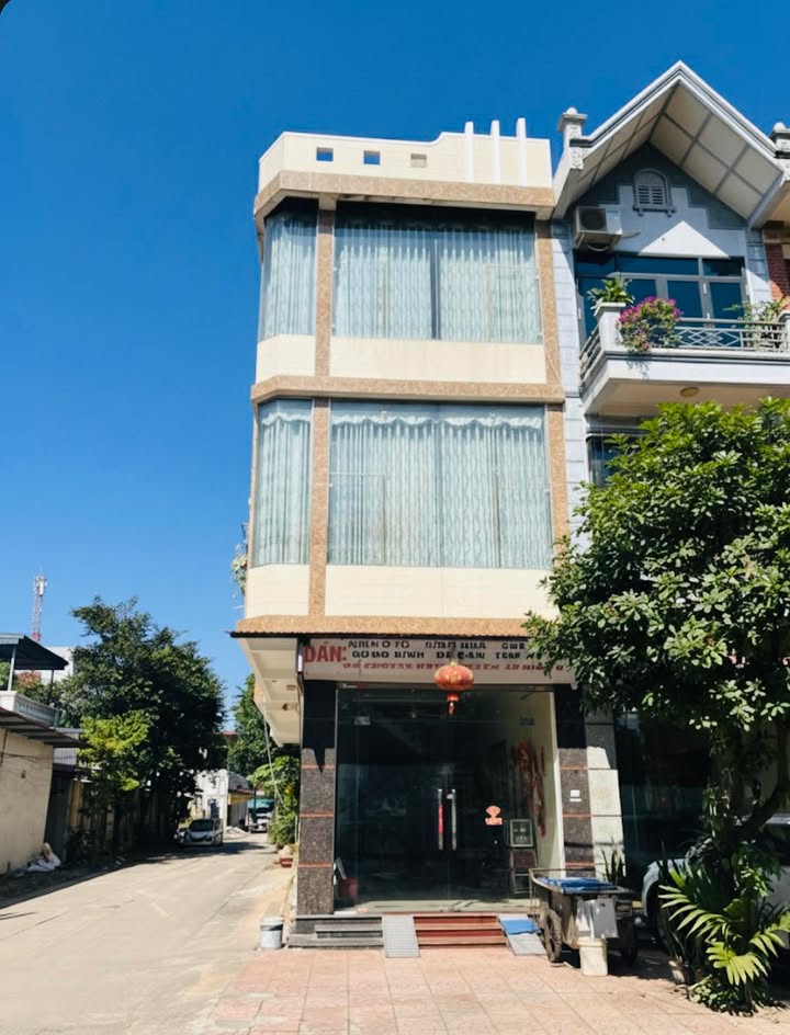 Nhà mặt phố 2 mặt tiền tại thị trấn Cao Thượng 70m² giá 5.9 tỷ - Kinh doanh đỉnh cao!