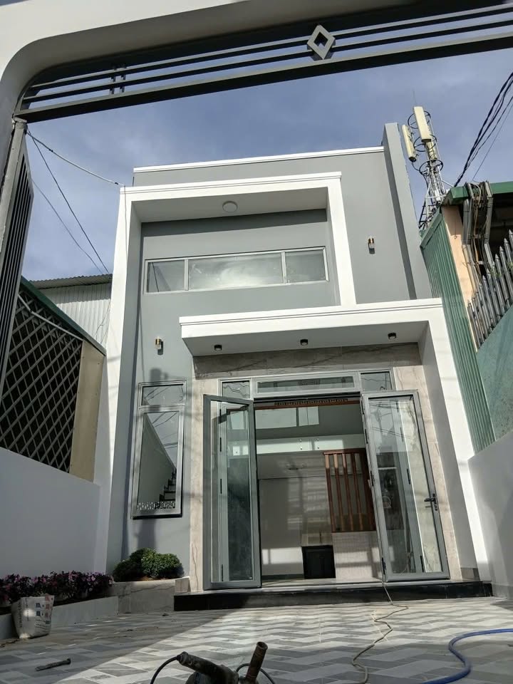 Nhà riêng Hẻm 90 Mạc Đĩnh Chi Bảo Lộc 110m² giá 3.25 tỷ - Nhà mới xây hiện đại, sẵn sàng vào ở!