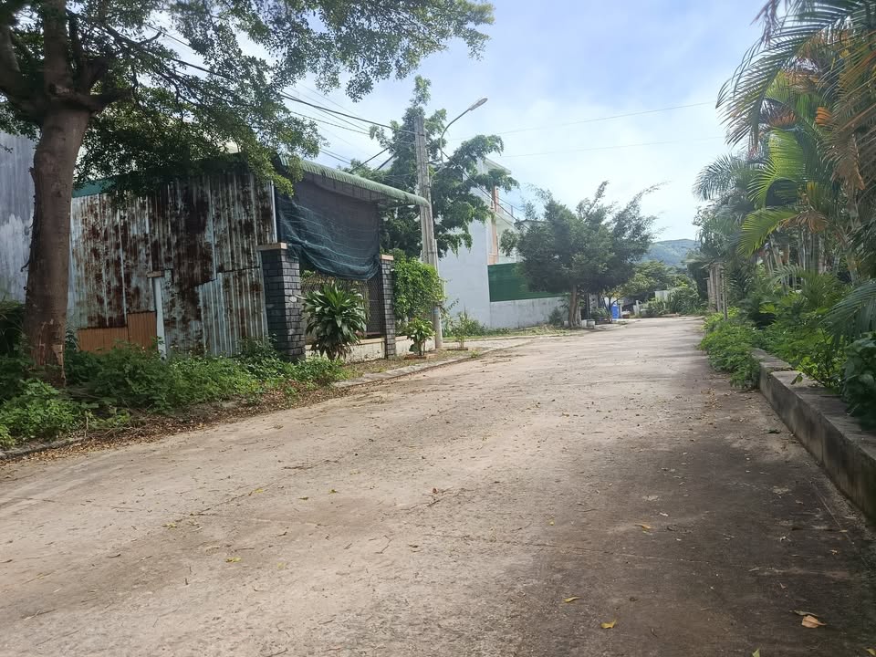 Đất thổ cư Phú Hội, Đức Trọng 120m² giá 1.6 tỷ - Nhà kho tặng kèm!