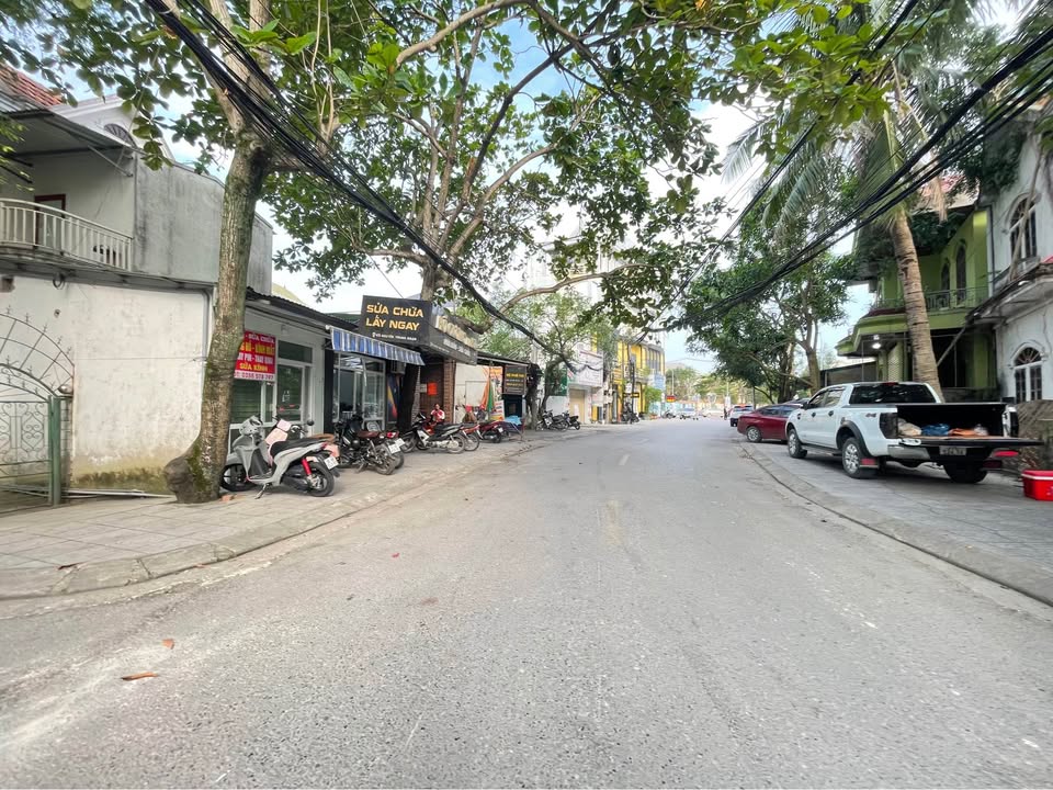 Đất nền góc Nguyễn Trung Ngạn Vinh 100m² giá 10 tỷ - Hàng hiếm, đầu tư sinh lời!