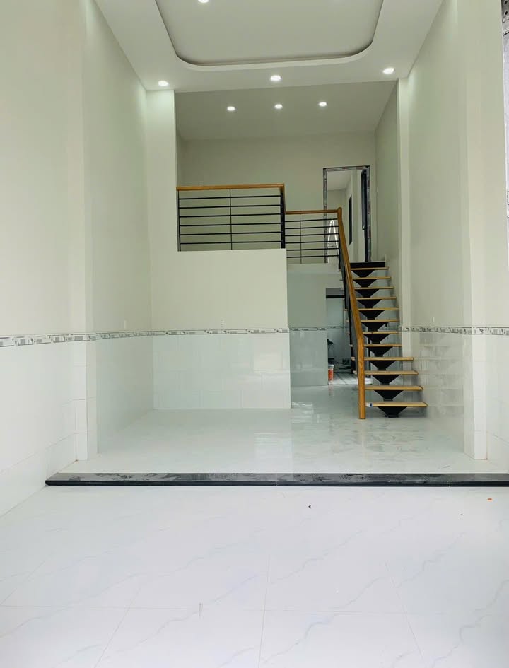 Nhà góc 2 mặt tiền tại Dĩ An 101m² giá 3.45 tỷ - Sổ hồng riêng, pháp lý rõ ràng!
