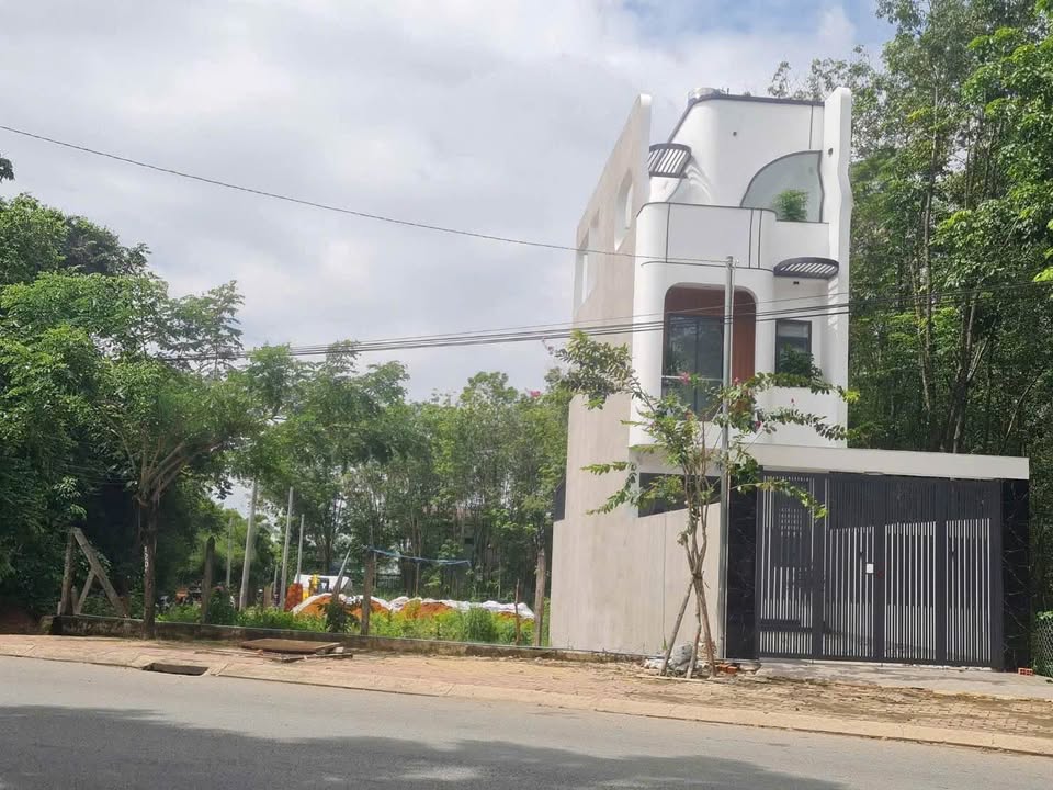 Đất mặt tiền kinh doanh Định Hòa, Thủ Dầu Một 122m² giá 3.55 tỷ - Đầu tư sinh lời ngay!