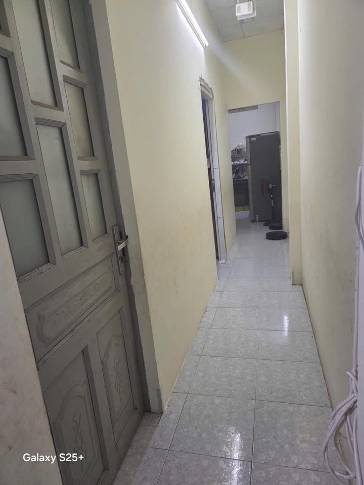 Nhà chính chủ Dĩ An 100m² giá 2 tỷ - Đường xe hơi thuận tiện!