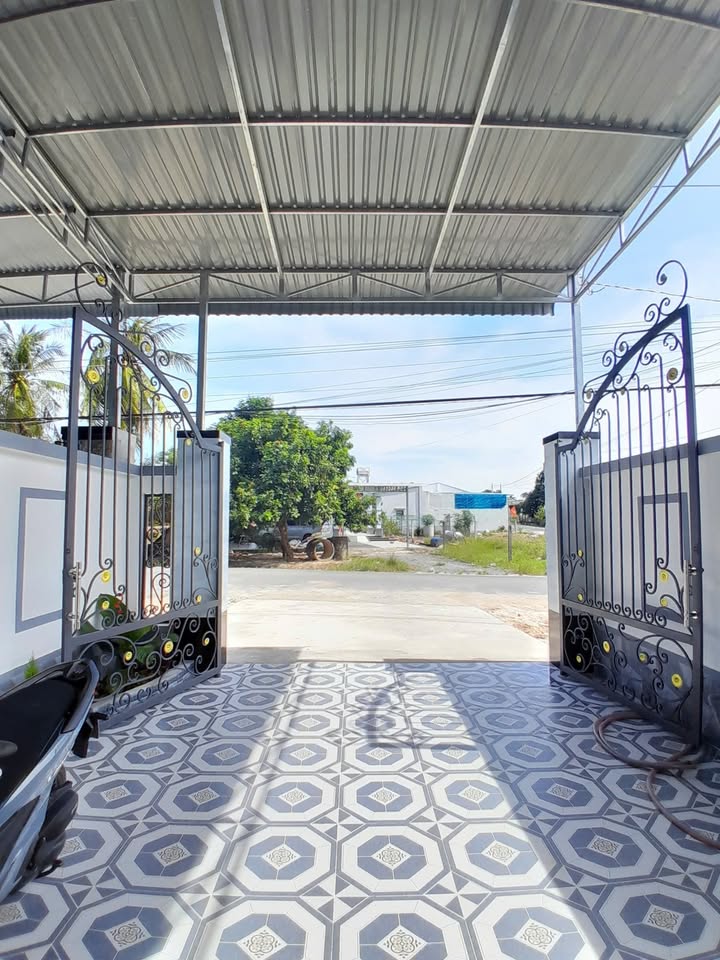 Nhà mới hoàn thiện tại Hòa Thành, 210m² giá 1.289 tỷ - Đầu tư sinh lời!