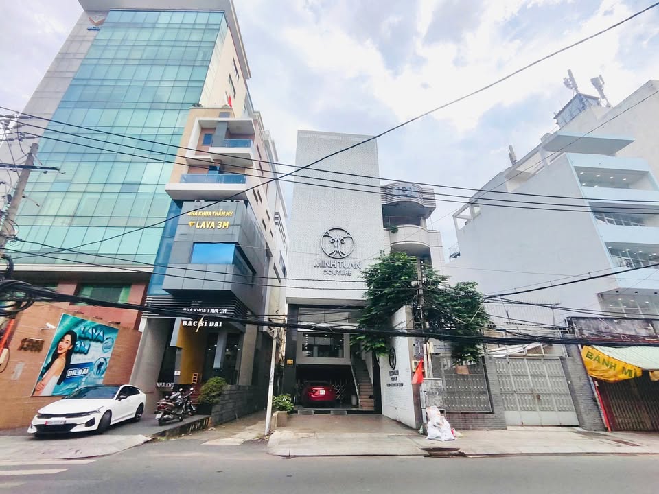 Cho thuê tòa nhà mặt tiền 139 Lê Quang Định, Quận Bình Thạnh 252m² - Vị trí kinh doanh sầm uất!