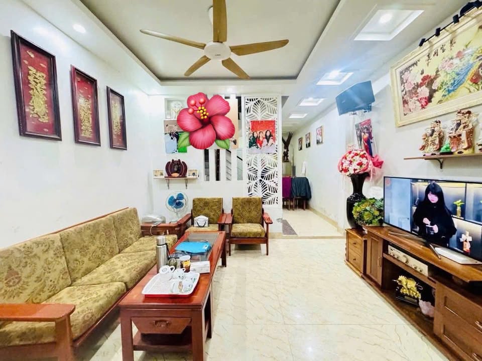 Nhà dân xây tổ 11 Yên Nghĩa 38m² giá 5 tỷ - Sổ đỏ chính chủ, tiện ích đầy đủ!