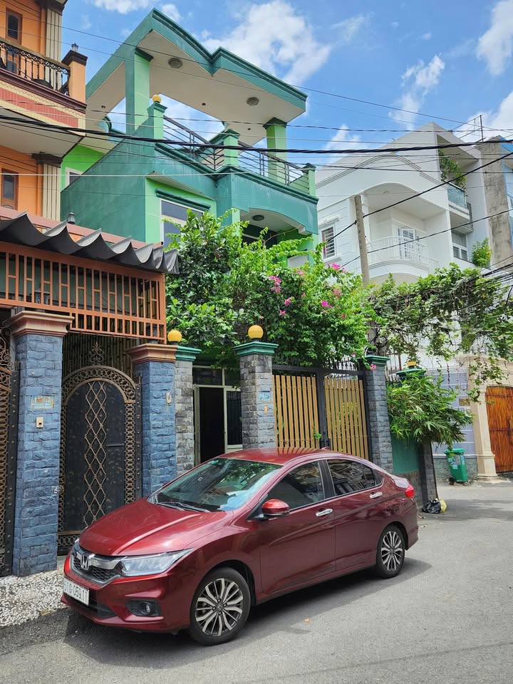 Nhà 2 mặt tiền Đỗ Xuân Hợp, Thủ Đức 110m² giá 11 tỷ - Tiện kinh doanh đỉnh cao!