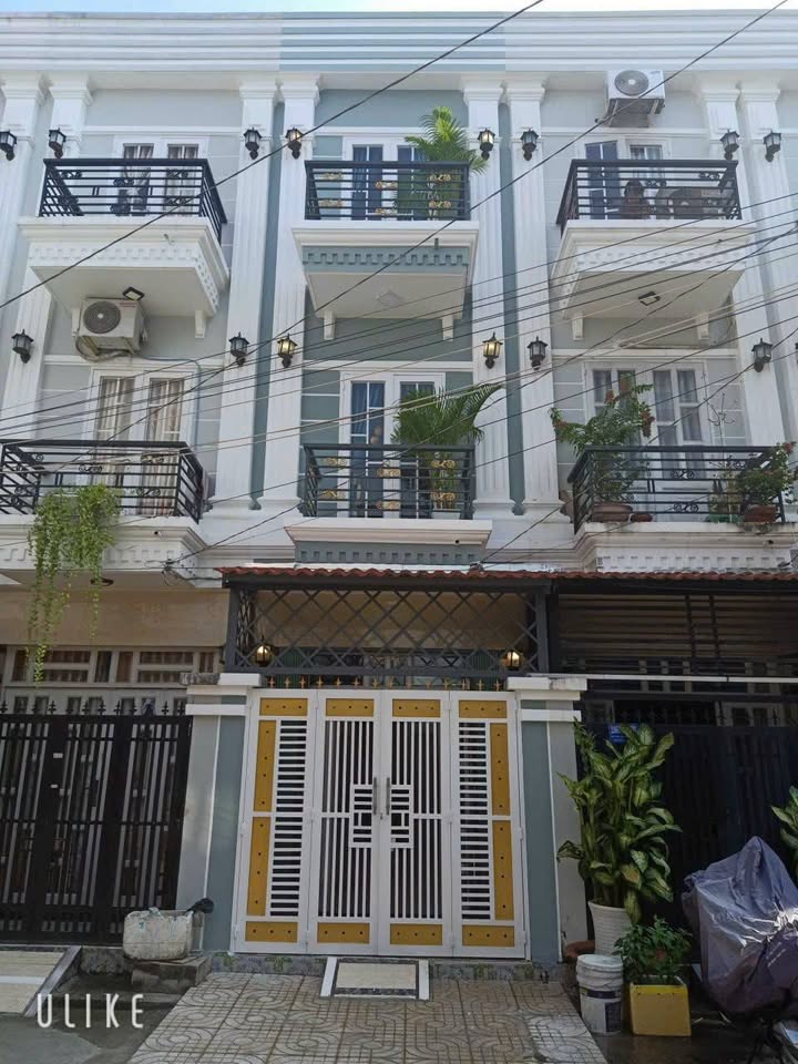 Nhà hẻm xe hơi 2266/14/33/18C Huỳnh Tấn Phát 29m² giá 2.2 tỷ - An ninh, thoáng mát!