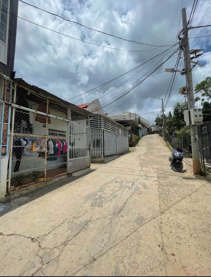 Nhà bán tại Nguyên Tử Lực, Đà Lạt 45m² chỉ 1.25 tỷ - Khu an ninh yên tĩnh!