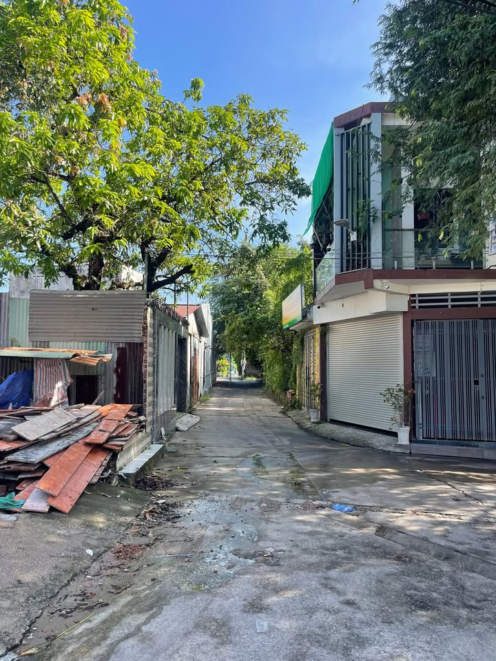 Đất thổ cư 100% Trảng Dài 100m² giá 3.299 tỷ - Vị trí đẹp góc 2 mặt tiền!