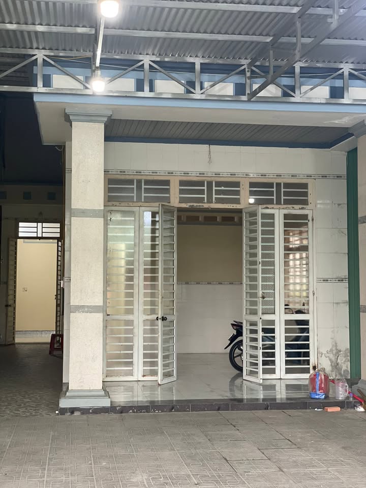 Nhà mặt tiền cho thuê tại đường Lộ Chánh Môn A, Phường Tân Ninh - Kinh doanh thuận lợi