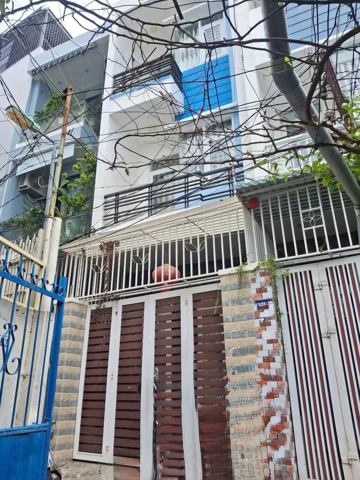 Nhà 3 tầng hẻm chợ Đồng Nai, Phước Hải 51m² giá 4.2 tỷ - Đầy đủ nội thất, sẵn sàng ở ngay!