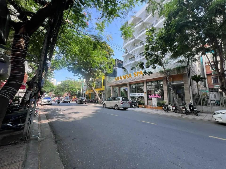 Bán nhà FrontHouse Hồng Bàng, Nha Trang 123m² giá 3.7 tỷ - Vị trí siêu đẹp gần biển!