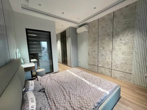 Nhà 7 tầng Trung Tâm Ngọc Thụy 35m² giá 12 tỷ - Gara ô tô, thang máy