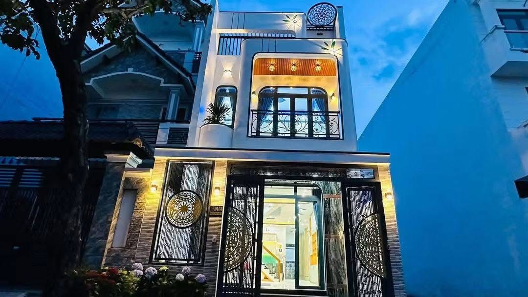 Nhà 1 lầu 4PN tại ấp Vĩnh Phước, Cần Giuộc, Long An - Giá 4.5 tỷ, sổ hồng chính chủ!