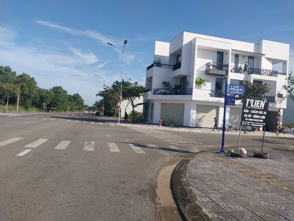 Lô đất mặt tiền đường Nguyễn Thái Học 100m² giá 2.79 tỷ - Cơ hội đầu tư hấp dẫn!