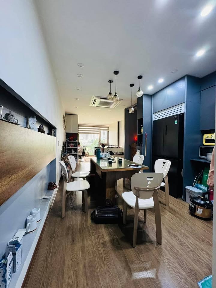 Bán gấp FrontHouse 7 tầng tại Ngã Tư Sở, diện tích 50m², giá 10 tỷ - Sổ đỏ chính chủ!