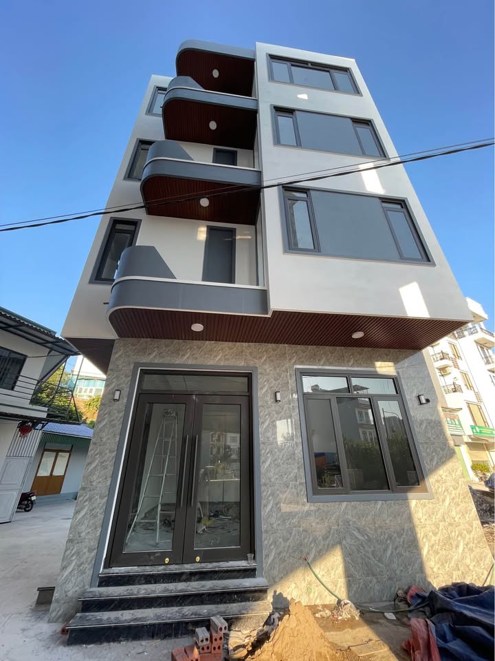 Nhà 4 tầng góc 2 mặt tiền tại khu Lideco, Hạ Long - 6 tỷ, thiết kế hiện đại!