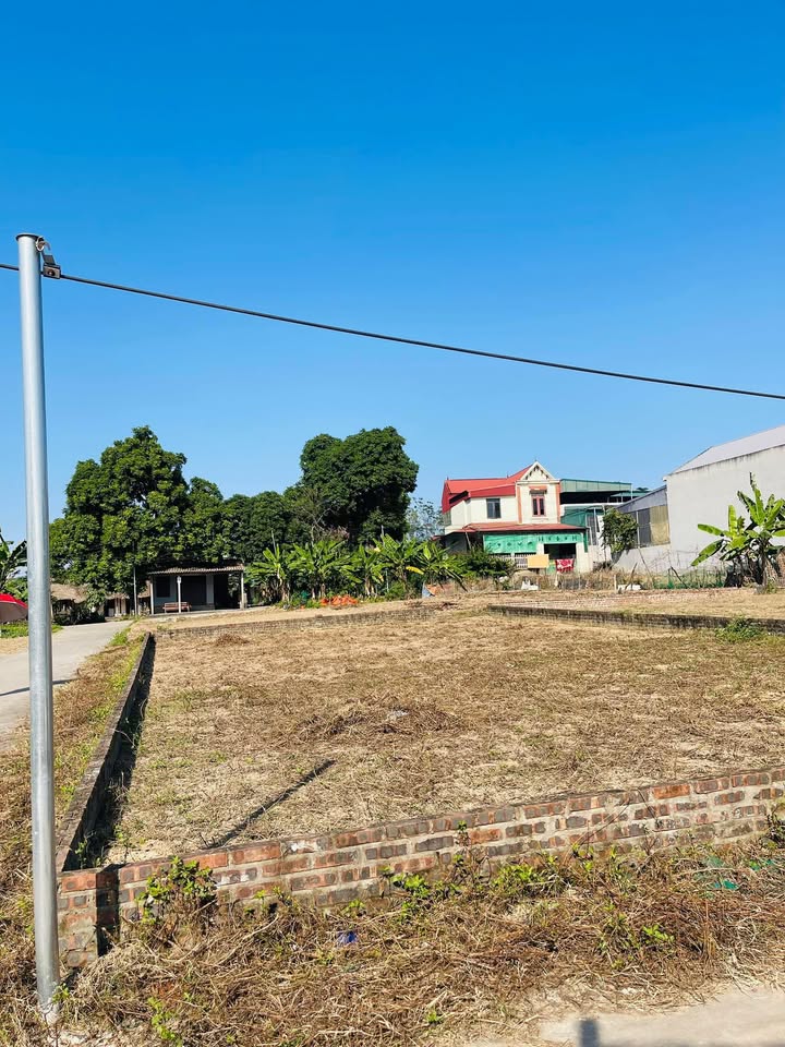 Đất nền lô góc 2 mặt tiền tại Hoàng Xá 213m² chỉ 2 tỷ - Cơ hội đầu tư hấp dẫn!