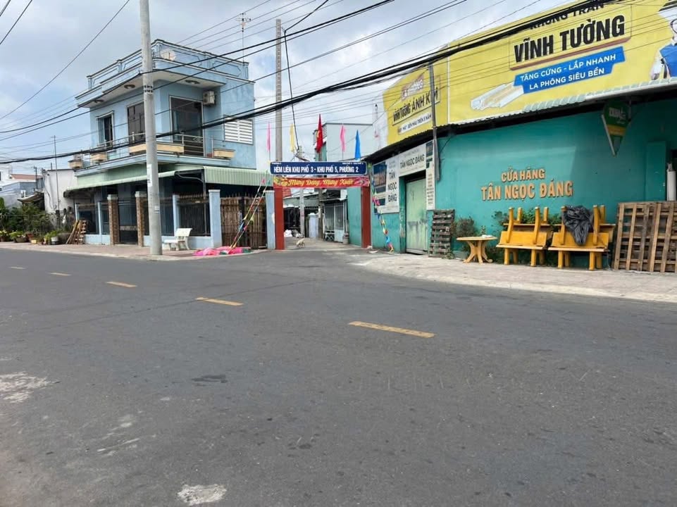 Nhà mới tại Gò Công 54m² giá 2.35 tỷ - Khu dân cư sầm uất, ô tô vào tận nơi!