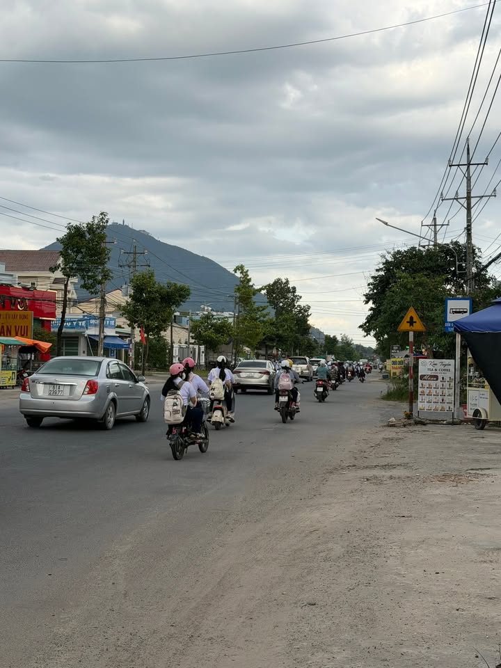 Đất nền Ninh Sơn 1887m² giá 140 triệu - Cơ hội đầu tư hấp dẫn!