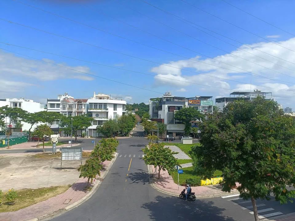 Nhà 3 tầng đường 8E, Phước Hải, Nha Trang 60m² giá 6.75 tỷ - Kinh doanh thuận lợi!