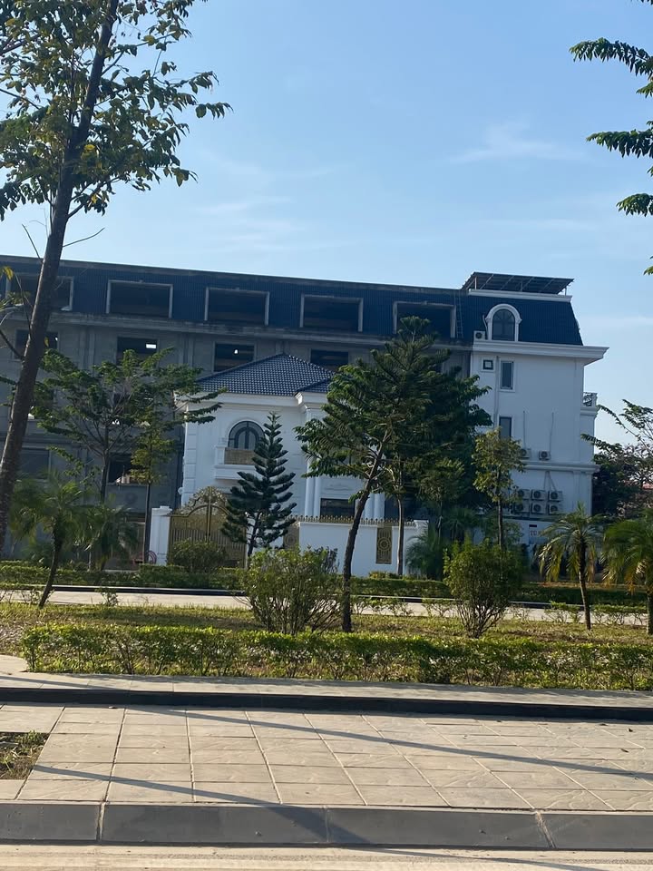 Biệt thự Townhouse đường Trường Chinh, Phú Thọ 240m² - View công viên tuyệt đẹp