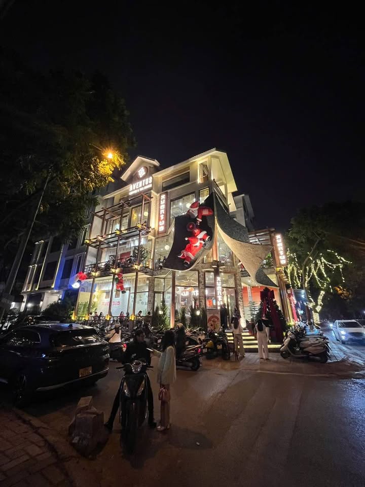 Mặt bằng kinh doanh Trần Huy Liệu, Ba Đình 300m² giá chỉ 1xx triệu/tháng - Cơ hội vàng cho doanh nghiệp!