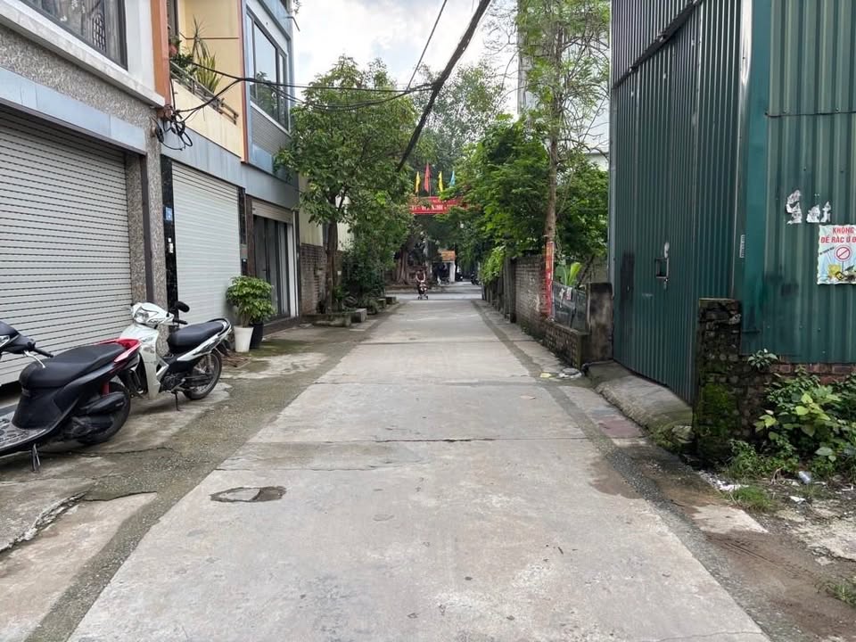 Đất đẹp Thạch Bàn 73m² giá 10.2 tỷ - Cơ hội kinh doanh tuyệt vời!