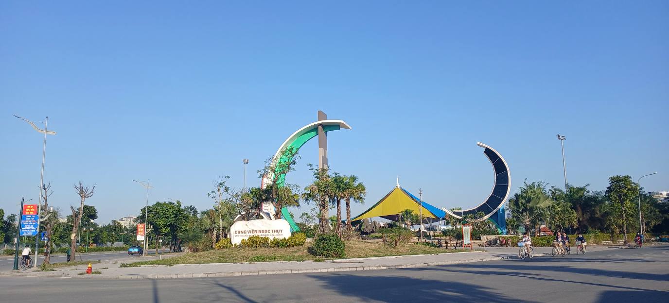 Nhà phân lô ô tô tránh Ngọc Thụy 45m² giá 14 tỷ - Vị trí đắc địa gần phố!