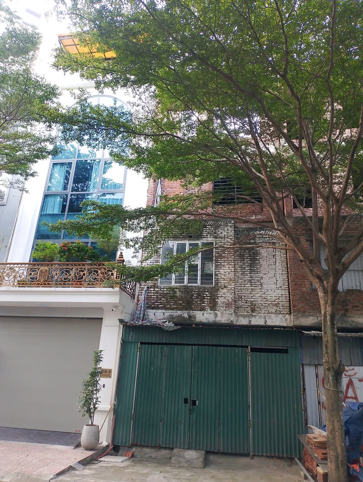 Nhà liền kề Văn Khê, Hà Đông 83m² giá 23 tỷ - Kinh doanh sầm uất ngay trục chính!