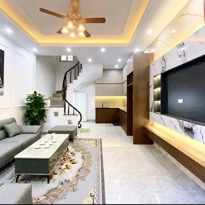 Nhà 5 tầng Đông Ngạc 35m² giá 6 tỷ - Full nội thất, sẵn sàng ở ngay!