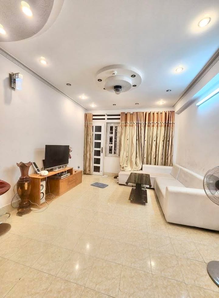 Căn hộ chung cư Chợ Đầm Nha Trang 95m² giá 2.2 tỷ - Sổ hồng lâu dài, vị trí trung tâm!