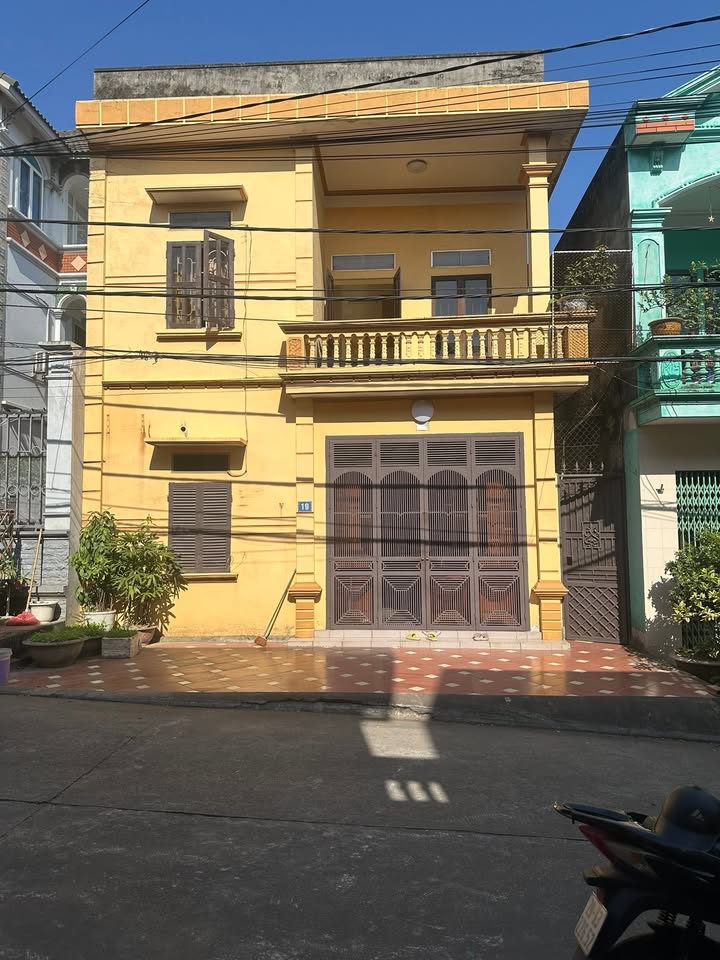 Nhà 2 tầng phường Thanh Miếu 122m² giá 5 tỷ - Hướng Đông Nam, vị trí đắc địa!