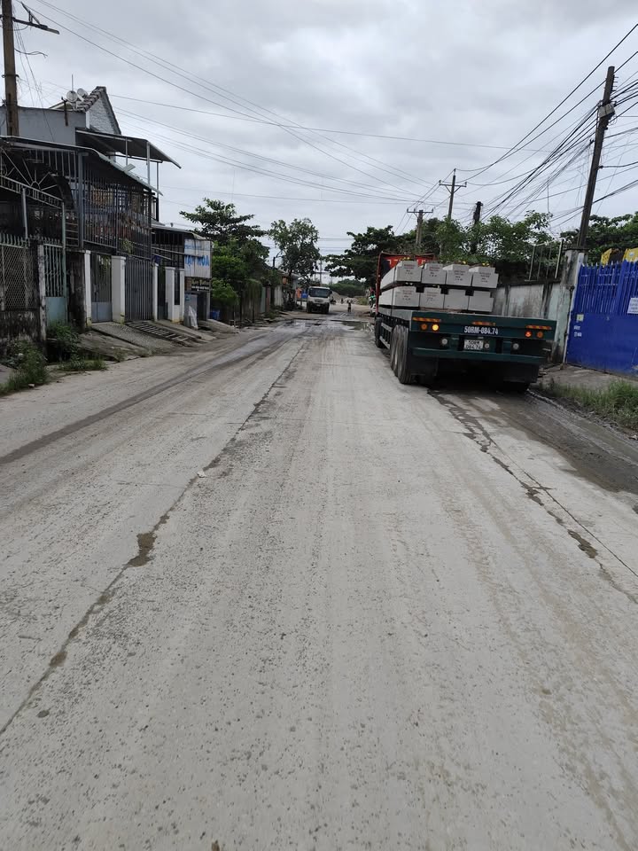 Bán nhà mặt tiền đường BT6, Dĩ An 1000m² giá 16.8 tỷ - Đầu tư sinh lời ngay!